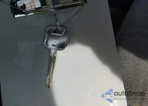 2000 Toyota Camry Ce from USA, damaged, VIN 4T1BG22K0YU644886